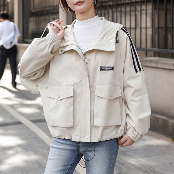 新作 21 秋冬新作 2色 アウター 秋レディース アウター 春レディース ブルゾン レディース ジャンパー ブルゾン ジャケット レディース ジャンバーレディース フード付き フーディ ジップアップ サイドライン 袖コンシャス スポーティ レディース スポーティー 普段使い