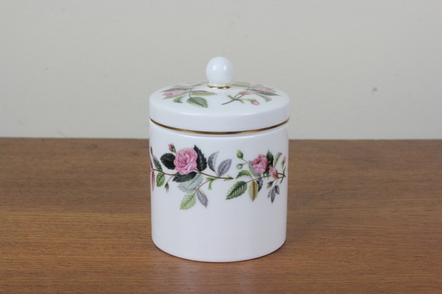 ウェッジウッド　ハザウェイローズ　ラウンドボックス　小物入れ　ケース　蓋付き　丸型　ヴィンテージ　WEDGWOOD　バラ　イギリス　に2407