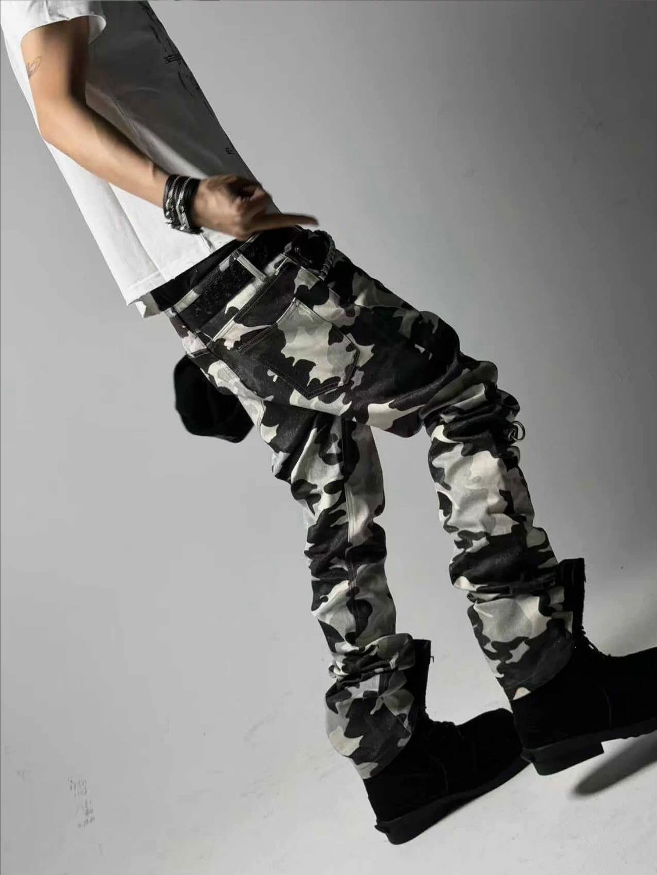 【CinderVein】White Camo Rivet Coated Denim Pants