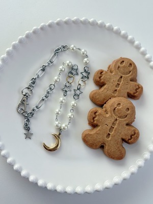 Romantic moon necklace