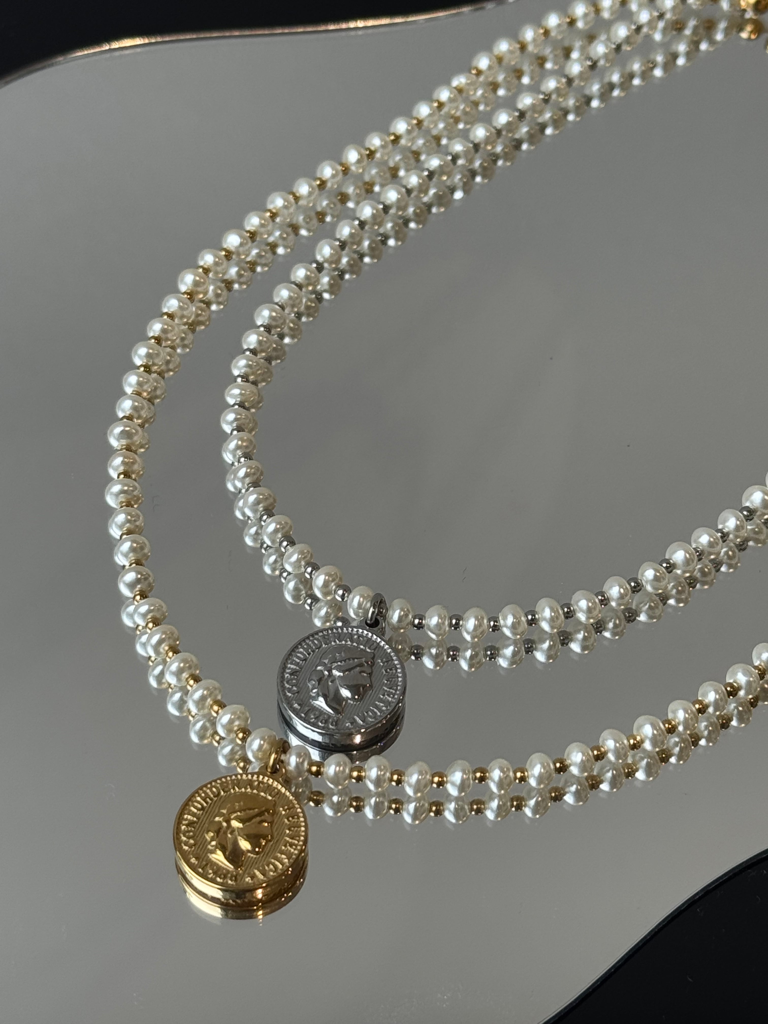 pearl×metal coin necklace