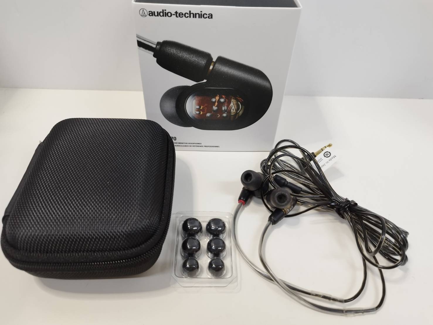 美品 audio-technica ATH-E70 モニターイヤホン 有線 オーディオ