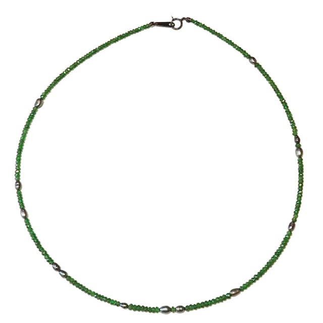 K18WG green garnet keshi pearl necklace