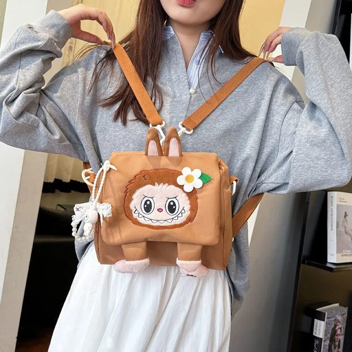 Labubu Bag Charm付き 背負いも斜め掛けもOK♪ ラブブ ミニリュック 