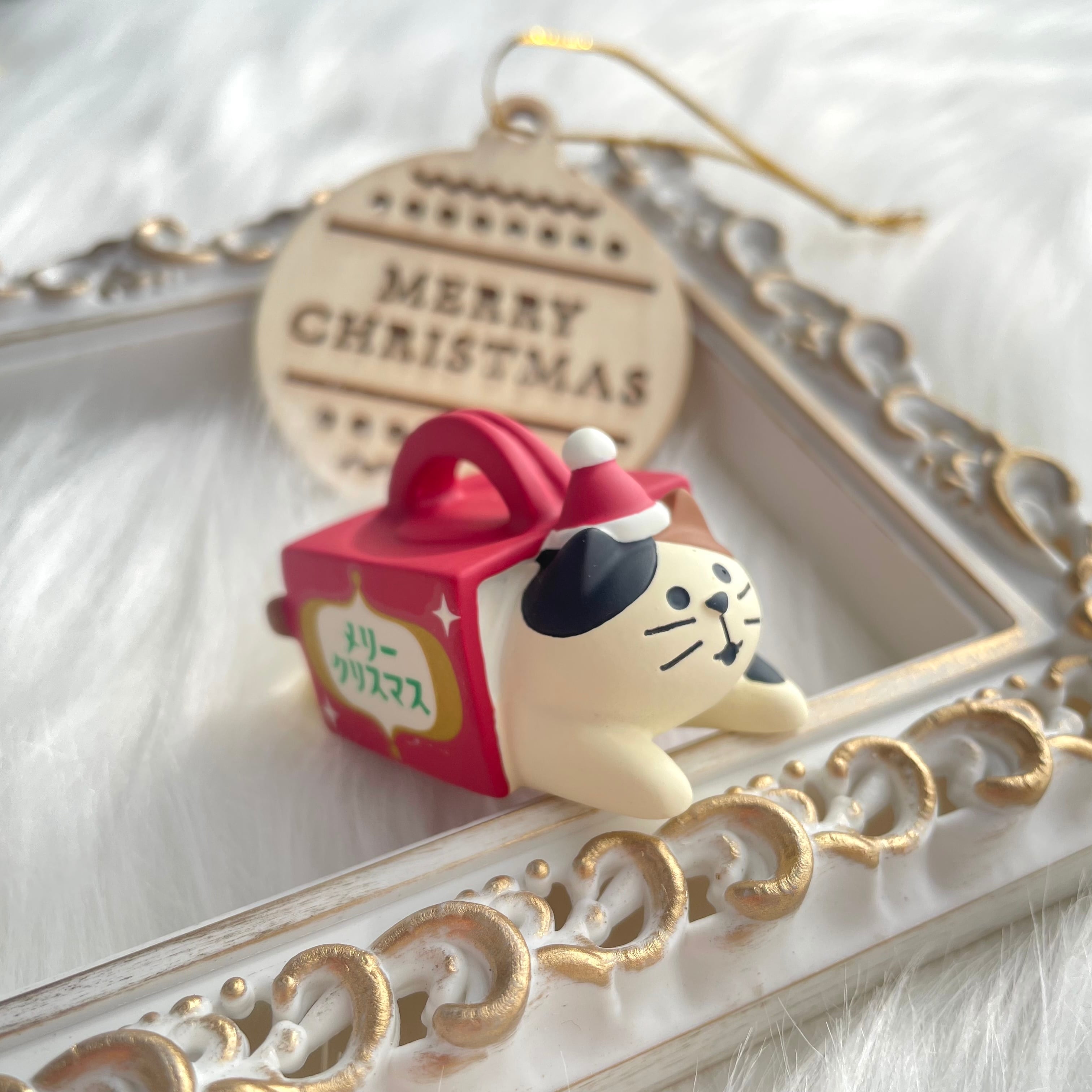 concombre｜コンコンブル｜ケーキ箱つっこみ猫 猫雑貨 ねこ ネコ クリスマス ディスプレイ 収集癖 コレクション