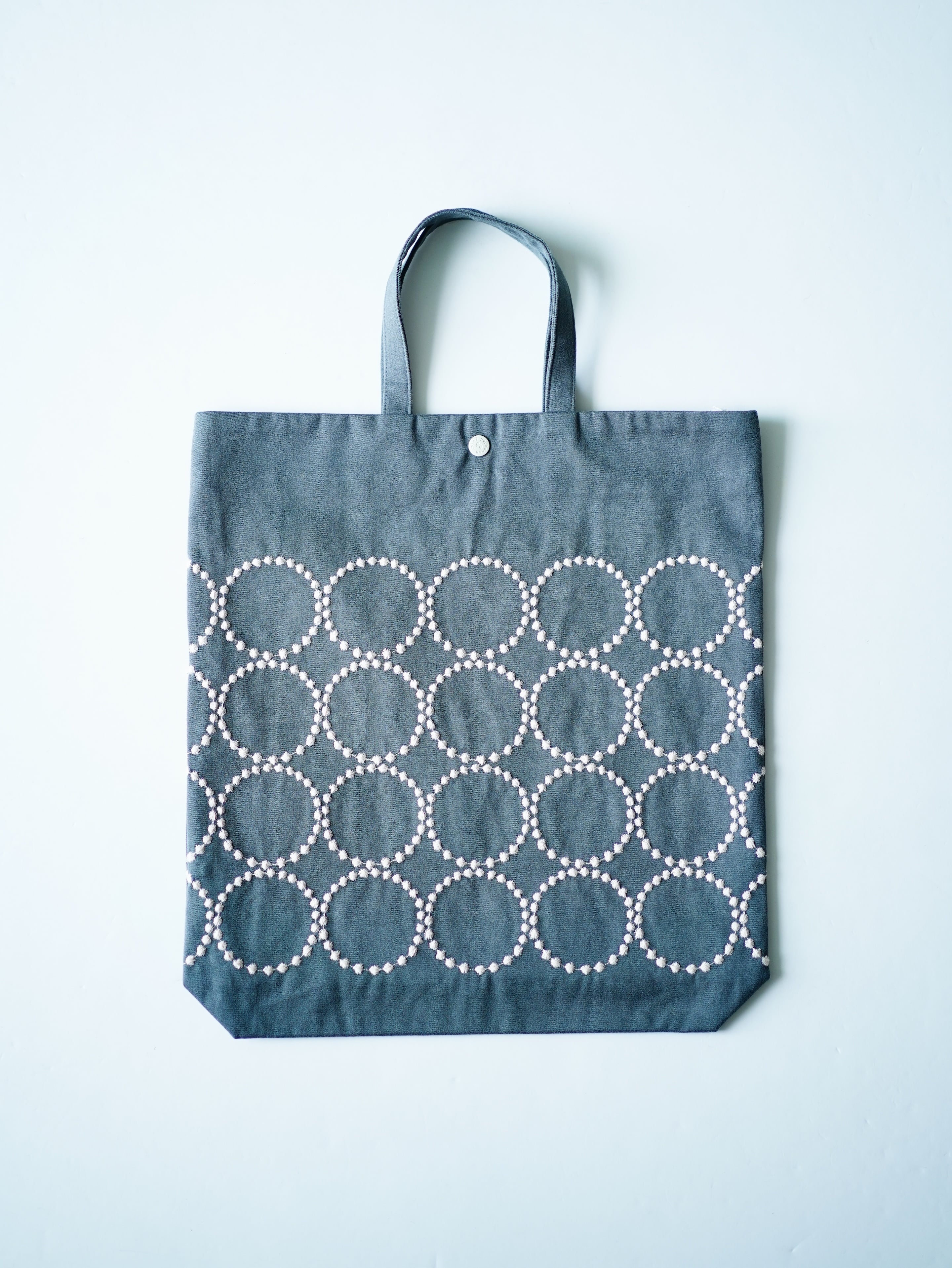 〈 mina perhonen 25AW 〉 kanssa tote "バッグ" / ADA7296P / グレー x Lサイズ