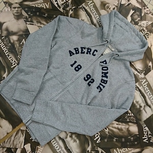 Abercrombie&Fitch　MENS　ＺＩＰパーカー　ＸＬサイズ