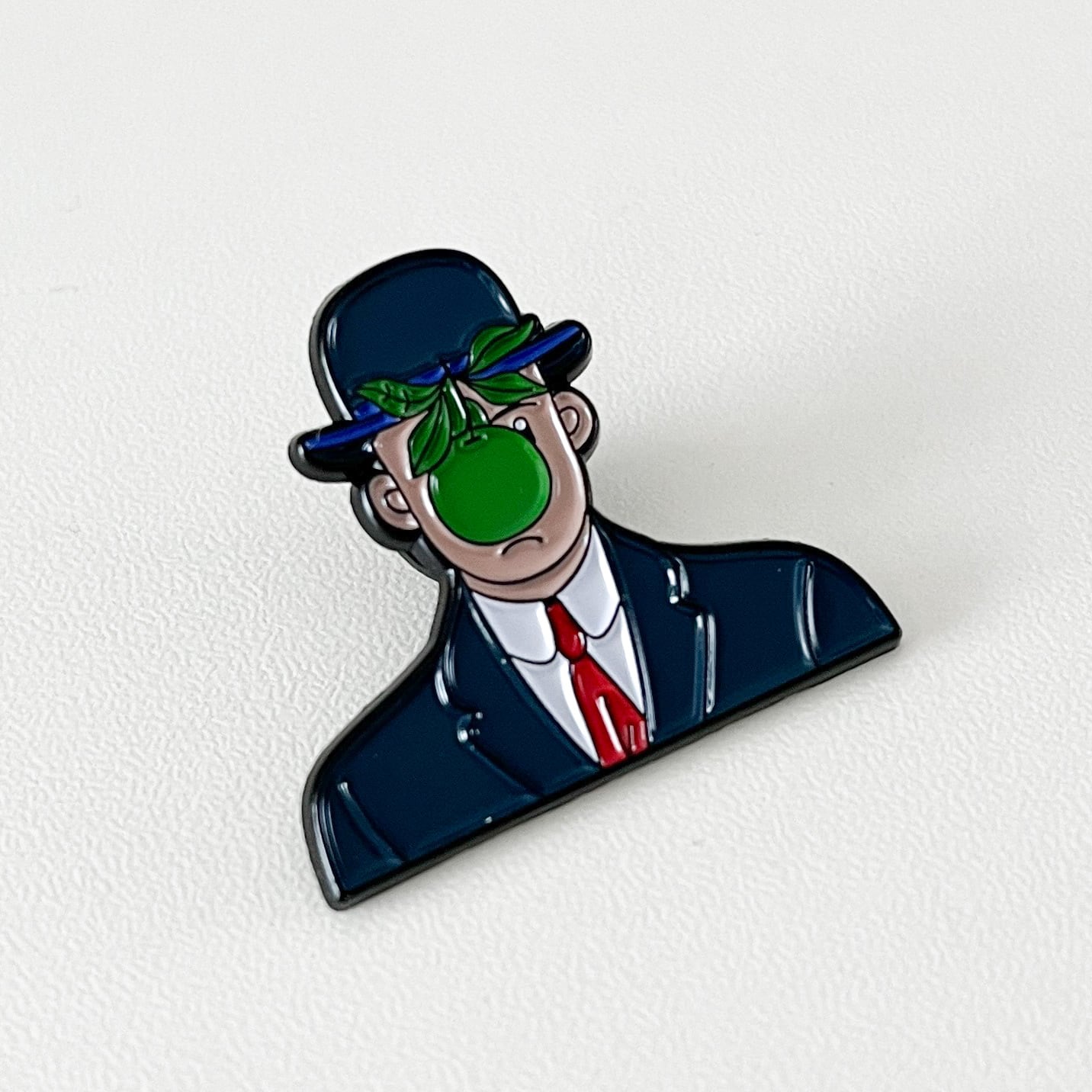 マグリット エナメルピン 人の子 | hmm, by 東京都美術館ミュージアム