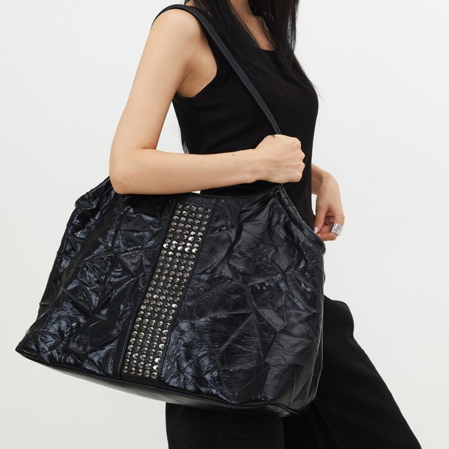 Center studded large bag　V2303