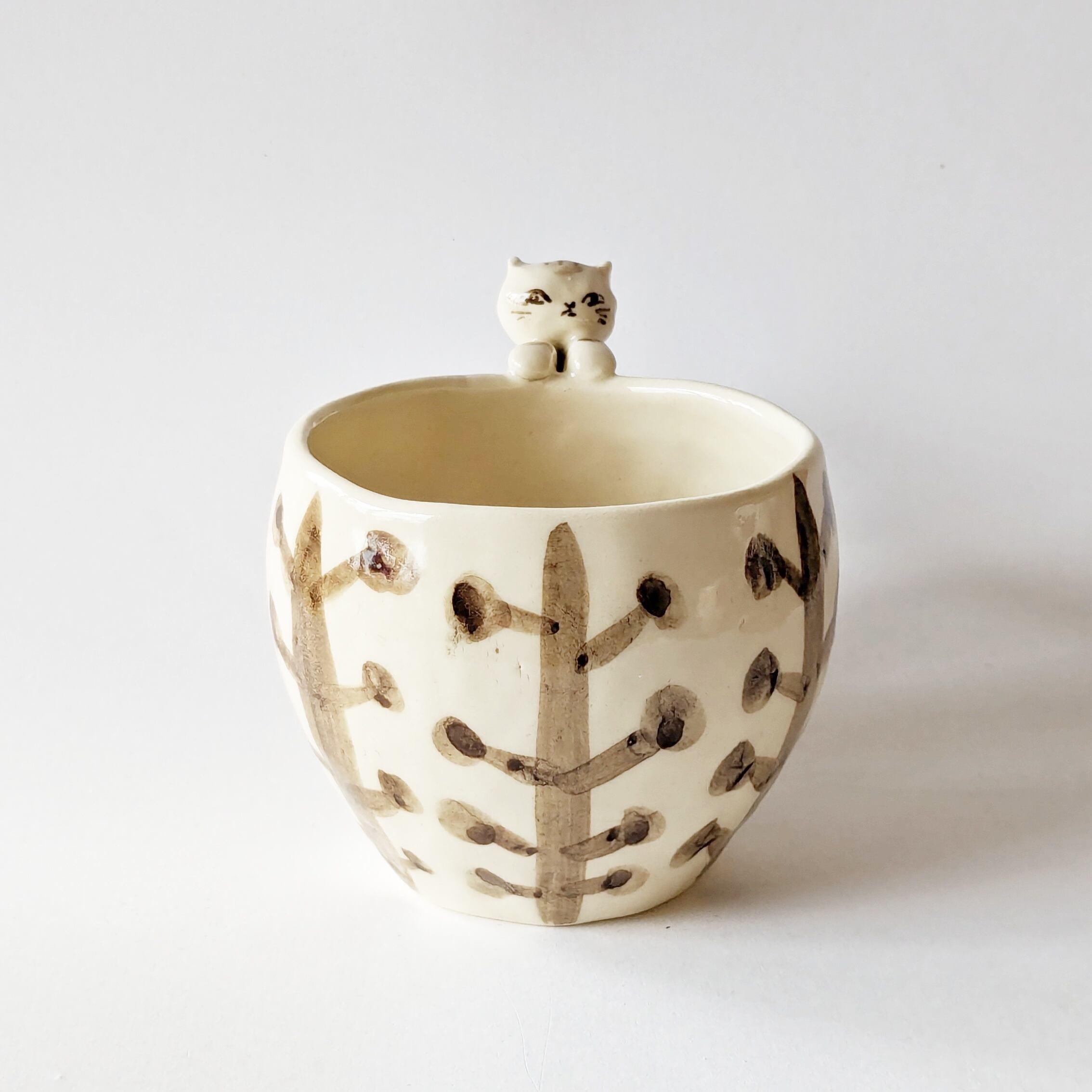 茶トラ猫のコーヒーカップ 手びねり | しののめラボ