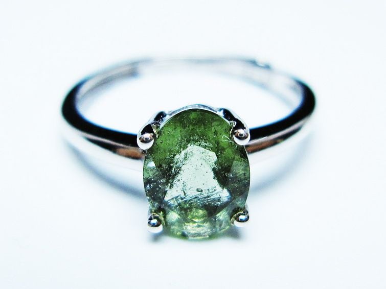 モルダバイト リング指輪フリーサイズ モルダバイト リング モルダウ石 指輪 フリーサイズ 13号 一点物