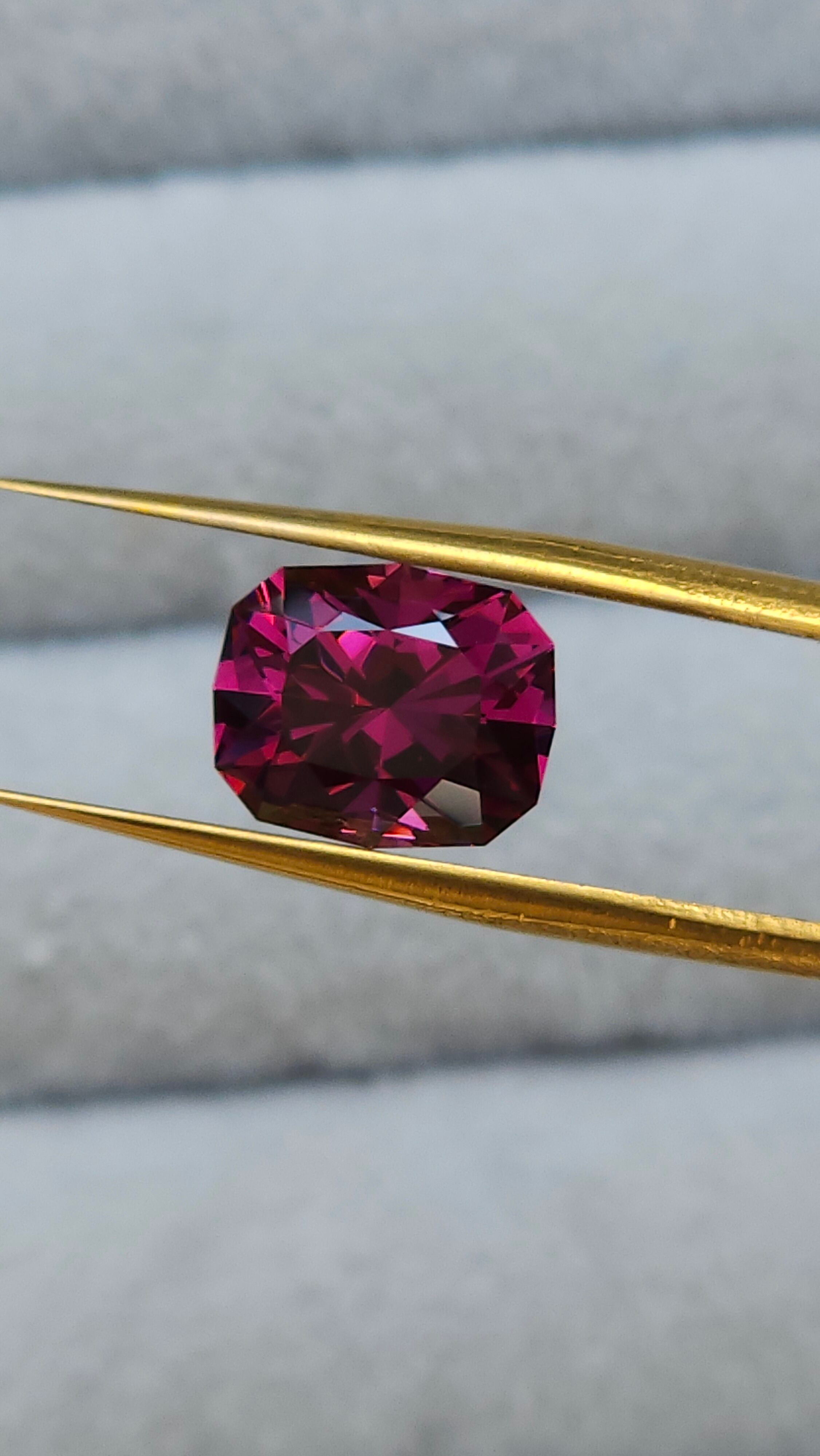 ロードライトガーネット 1.30ct | ironahoseki