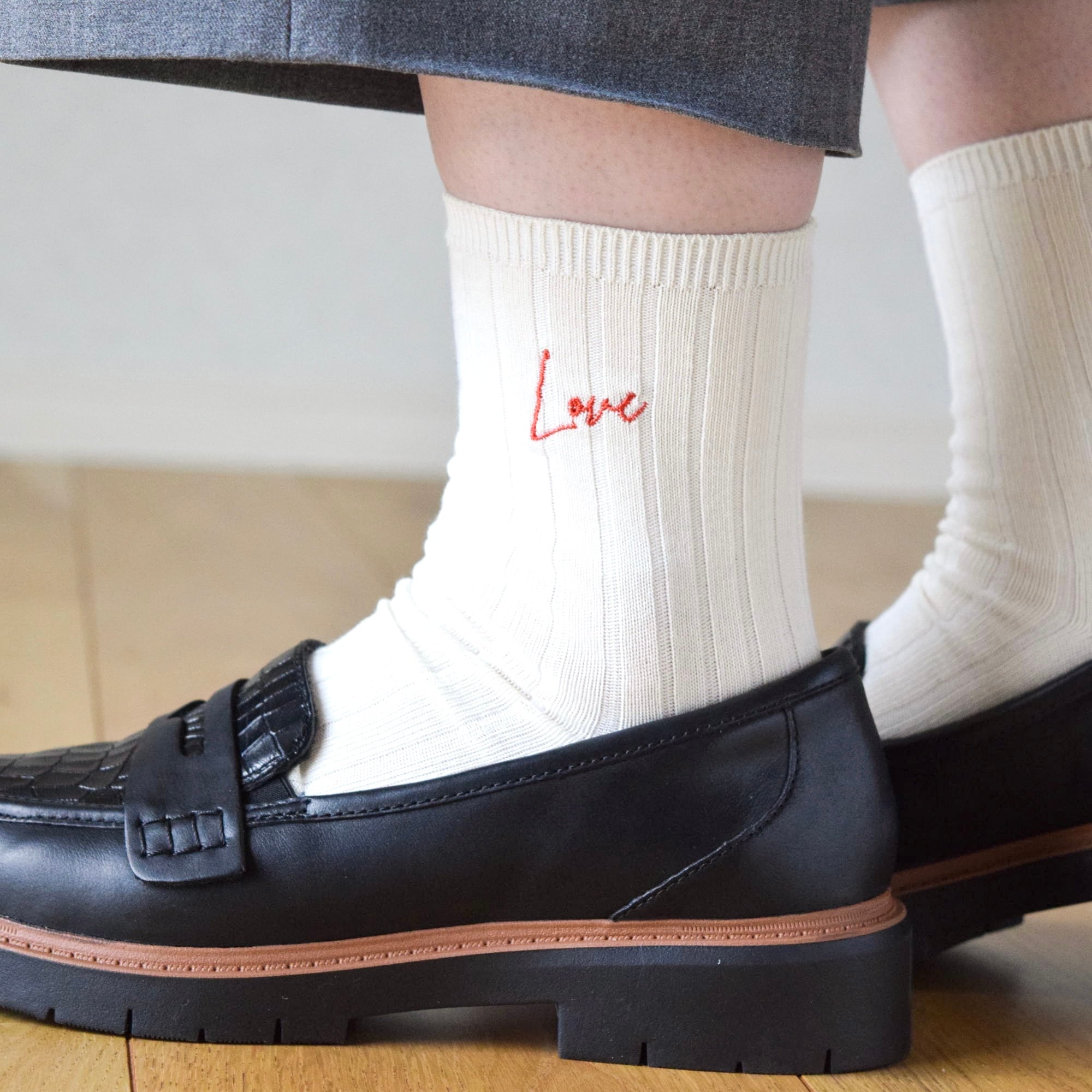 レディース 名入れ刺繍ソックス【オフホワイト】靴下 記念日 誕生日 クリスマス 母の日