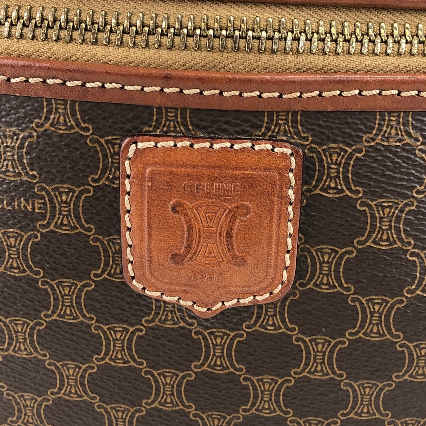 ★CELINE セリーヌ マカダム  ショルダーバッグ ブラウン ブラゾン型押し PVC/レザー ラウンド 832m4p CELINE セリーヌ マカダム ショルダーバッグ ブラウン ブラゾン型押し