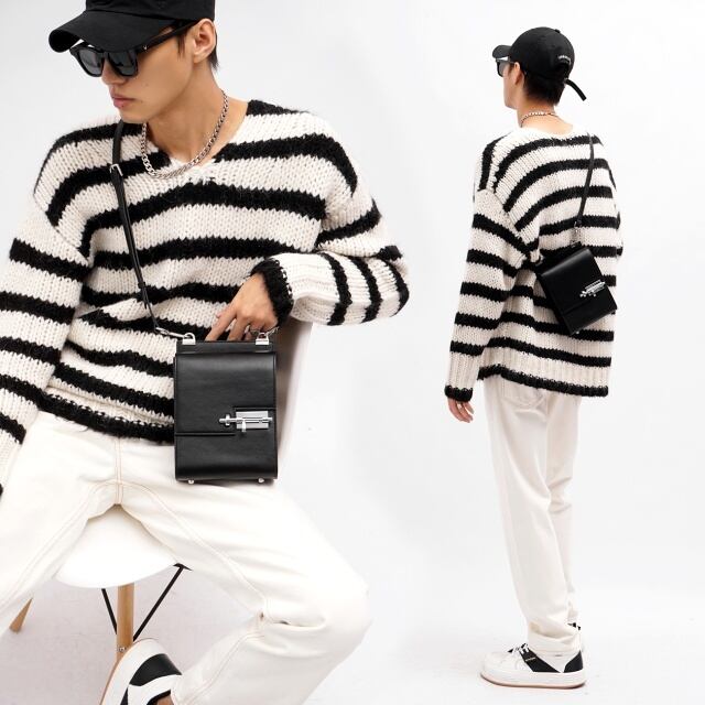 【予約販売】ショルダーバッグ シンプル メンズ クラシカル スクエア 華奢 ミニバッグ ブラック 牛革 斜め掛け 黒 シック こなれ感 お洒落 韓国 トレンド