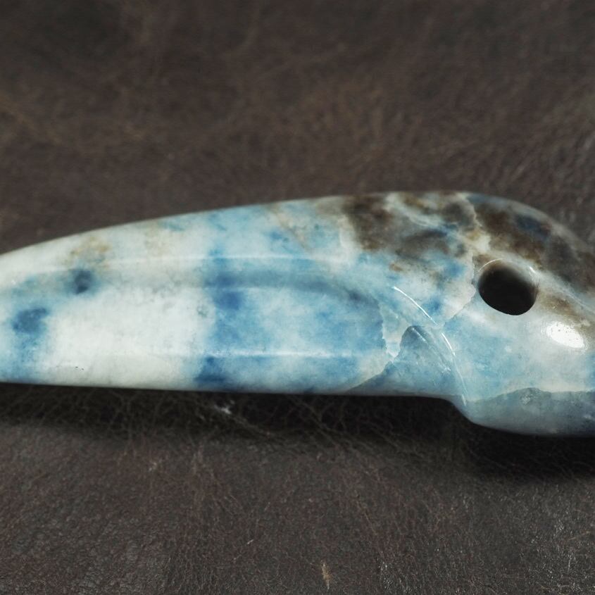 ハンドメイドの入りコン沢翡翠のネックレストップ　ペンダントトップ 　濃青 糸魚川翡翠 コン沢 青翡翠 ペンダントトップ 12.1g Itoigawa Blue