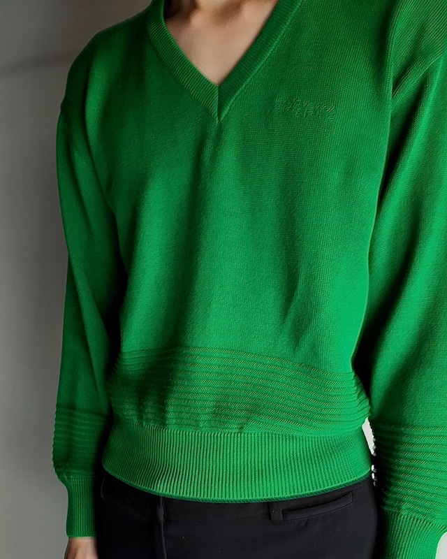 【BALENCIAGA】green v-neck wool knit