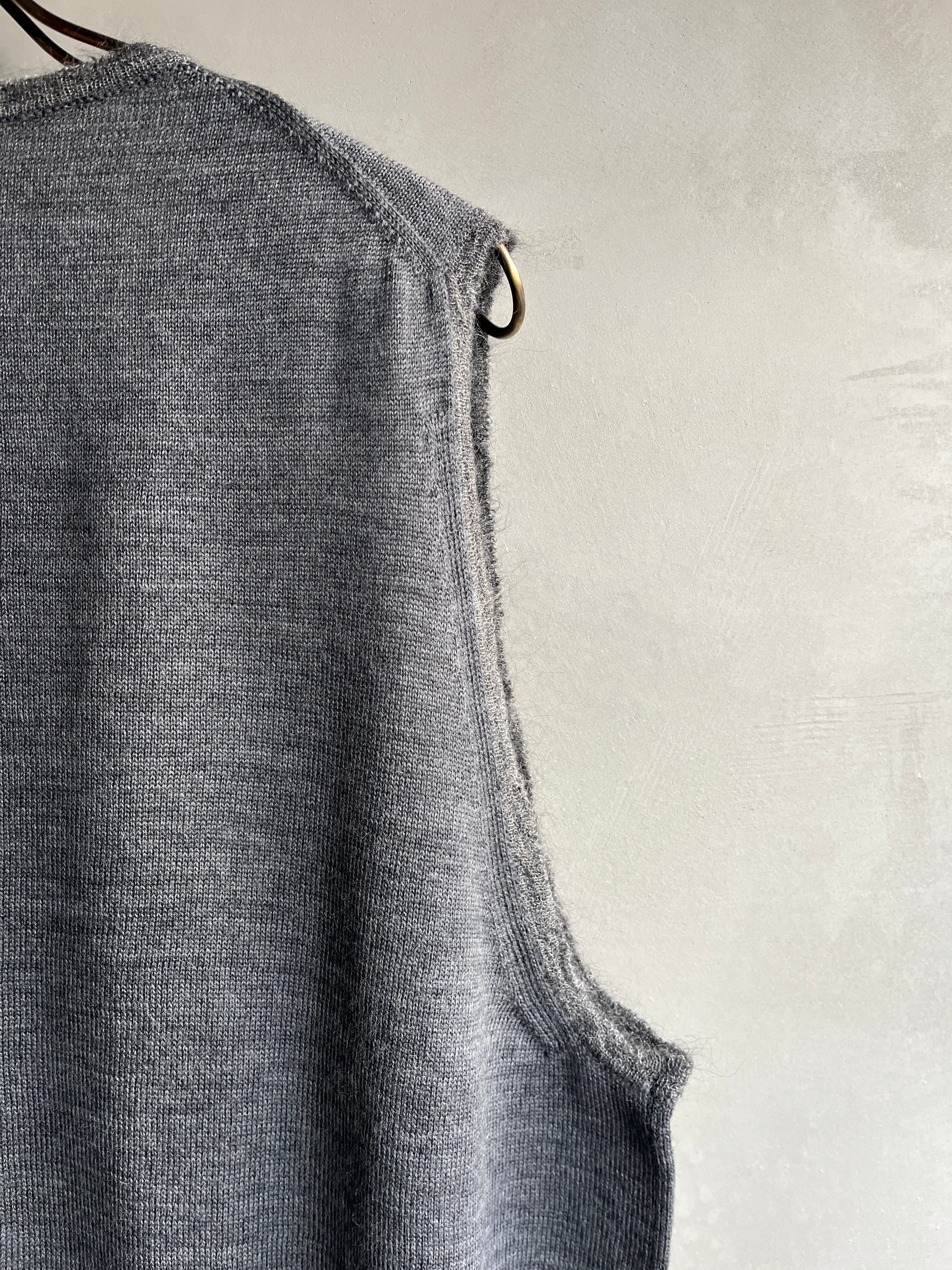 eleven 2nd｜イレブンセカンド｜ウールベスト ｜Charcoal | 岡の oka no