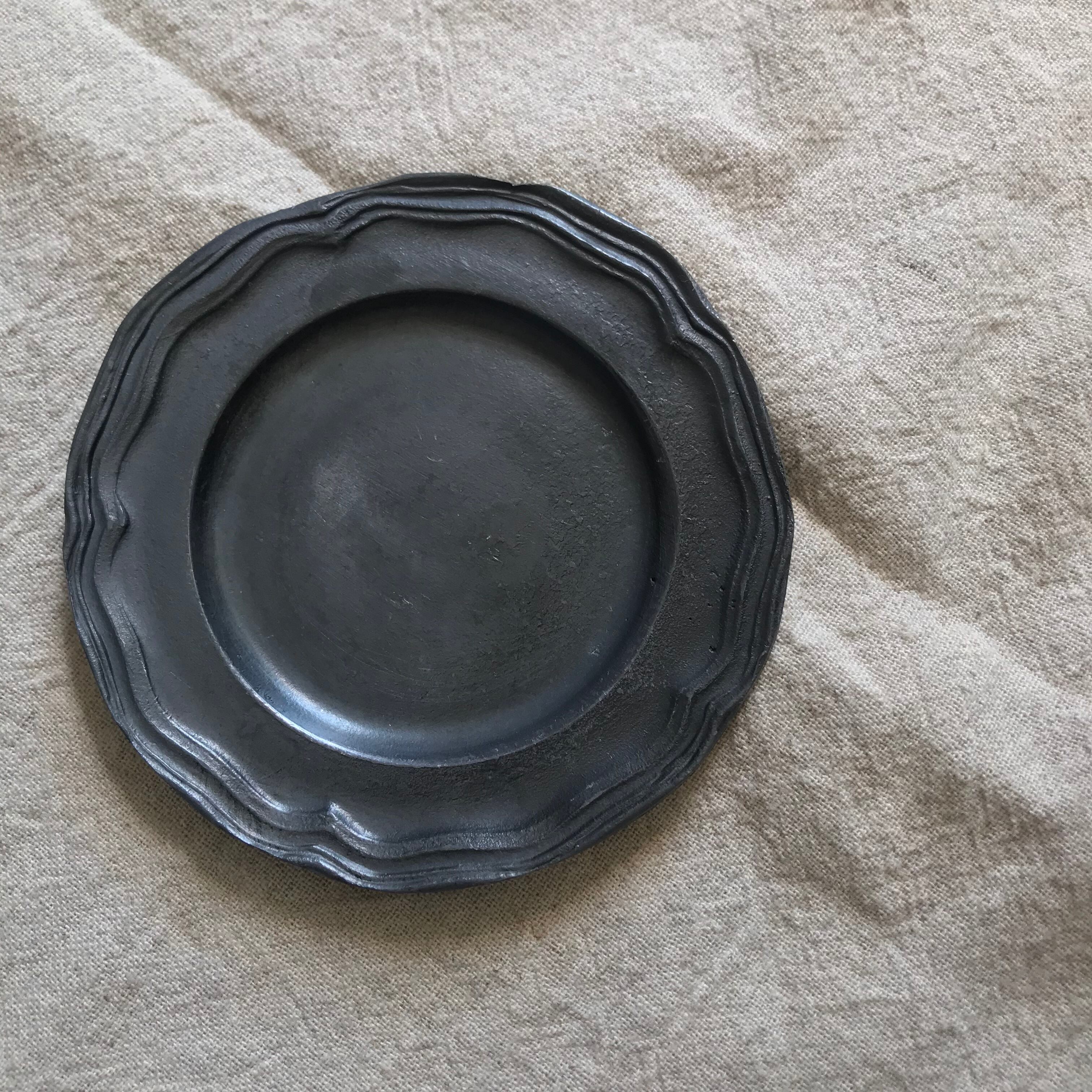 ピューターの花リム小皿