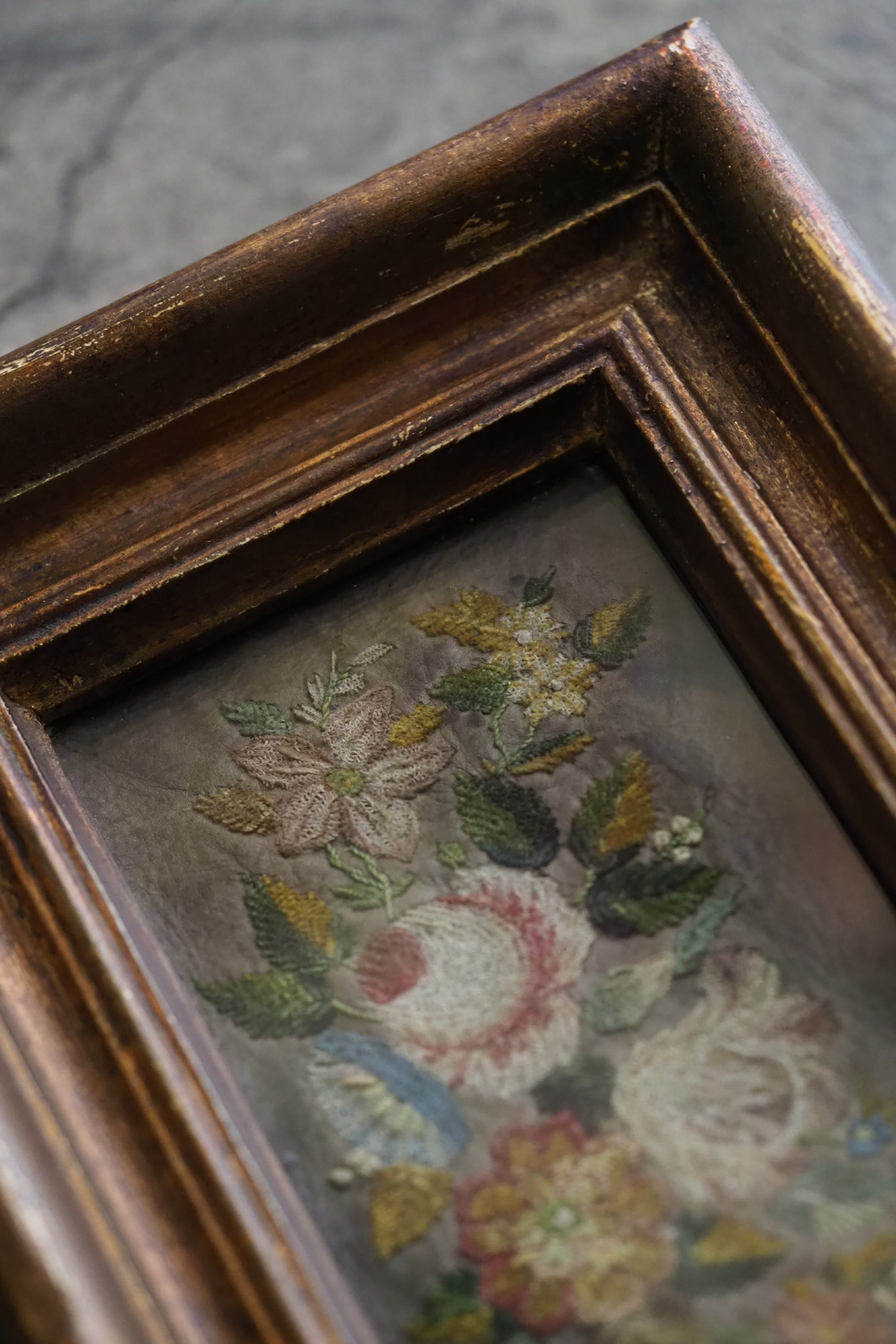 開花する花々 刺繍額縁-antique embroidery rectangle frame