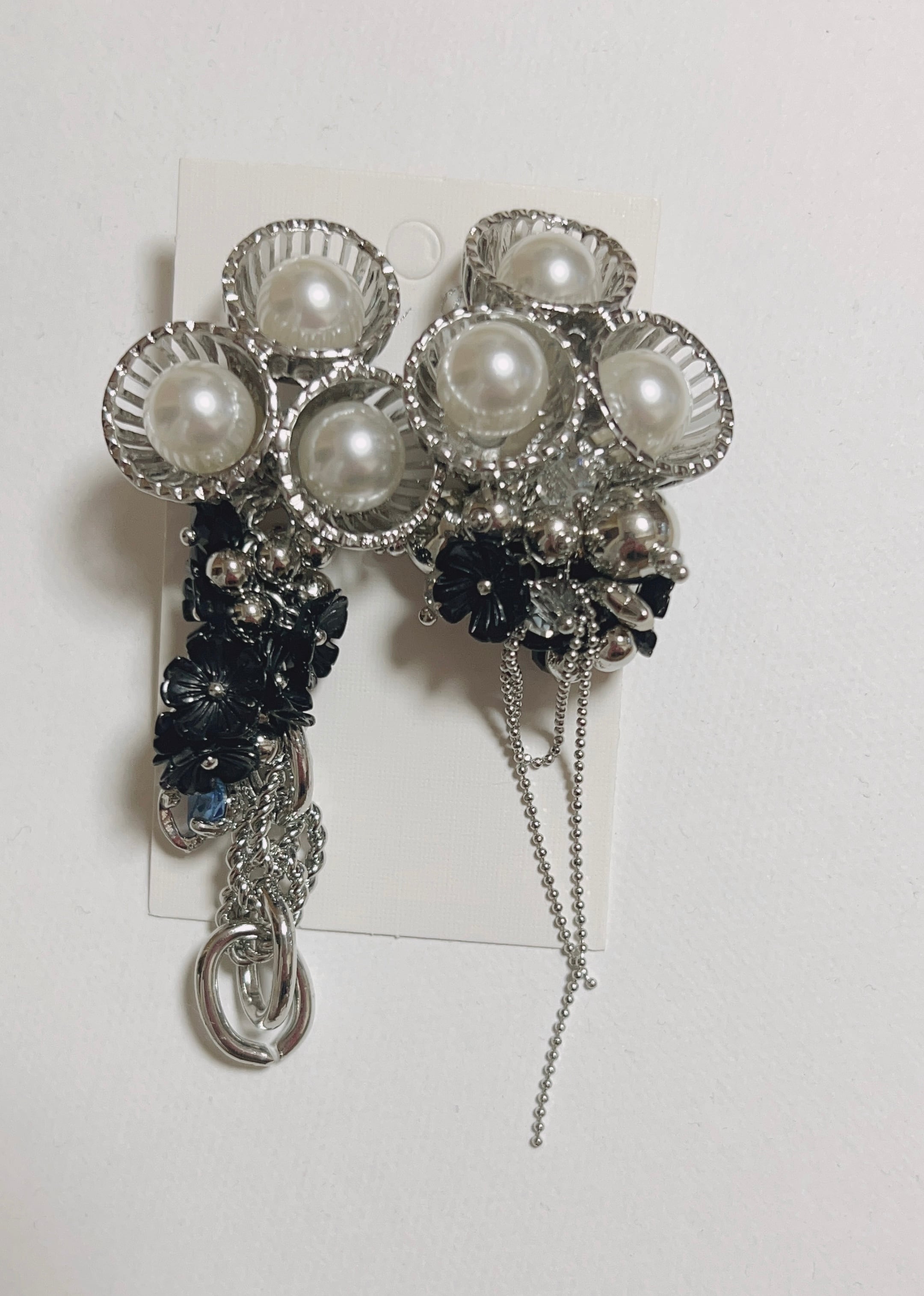 一輪の華をキミに ハンドメイド スワロフスキー ピアス | PAY ID