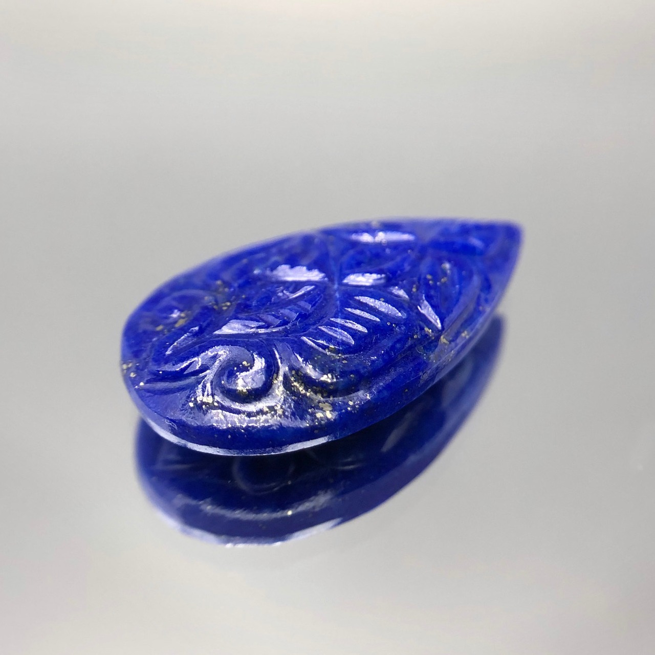 ◆ ラピスラズリ 9.3ct  ルース カービング ペアシェイプ