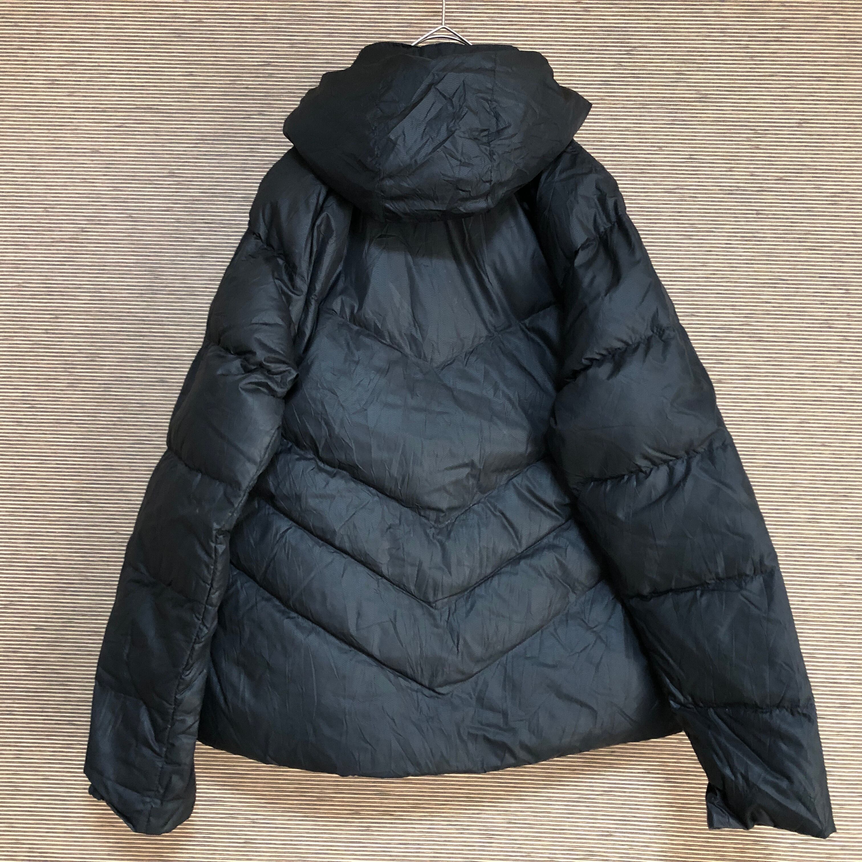 ナイキ ダウンジャケット 黒 ワンポイントロゴ スウォッシュロゴ  