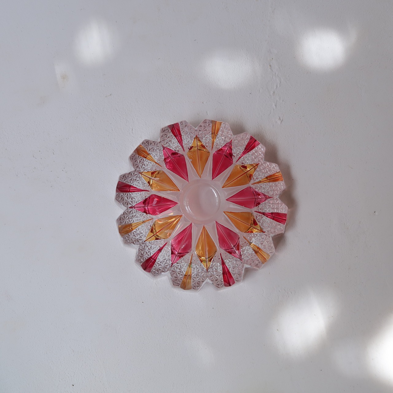 赤とオレンジのジュエリートレイ