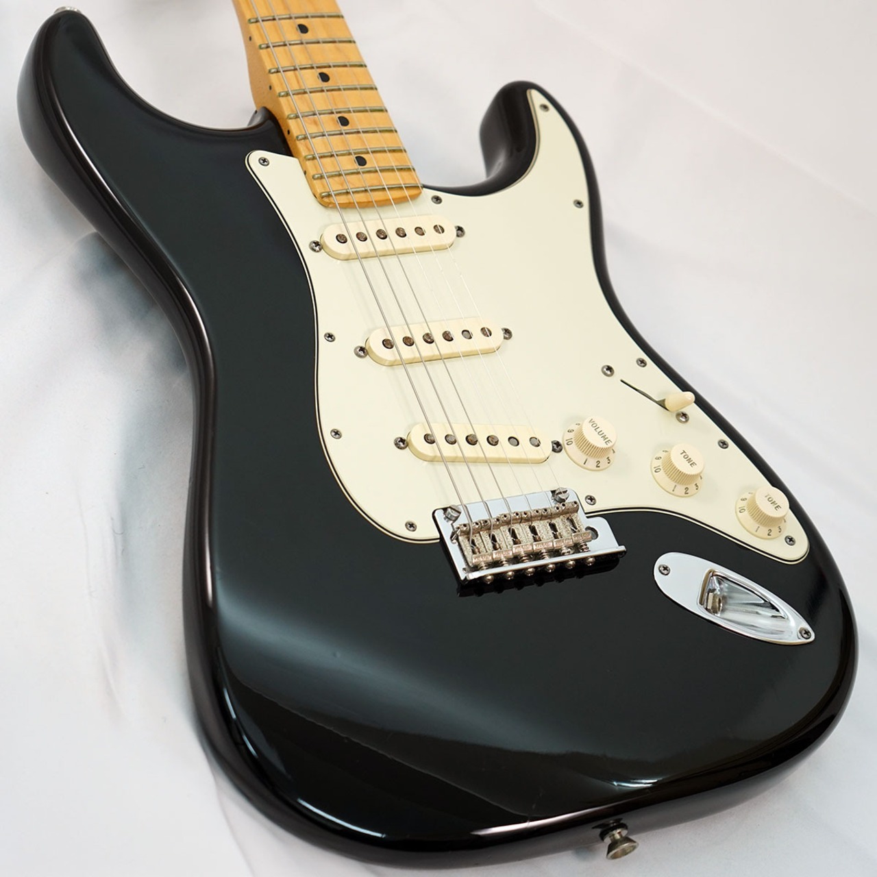 Fender USA American Professional Stratocaster (Black/Maple) [USED]