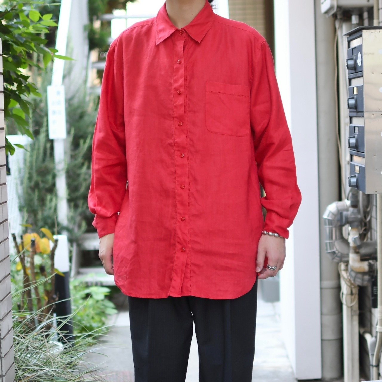hole design linen shirt red