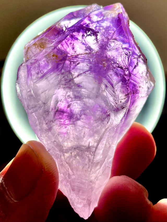1) 内なる光「クリストバライトinアメジスト」原石