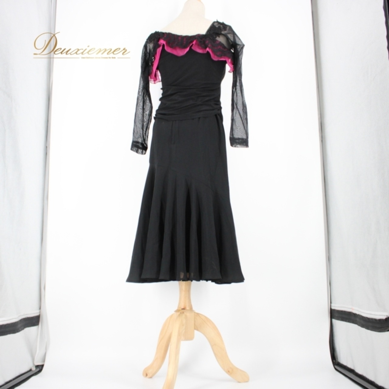 社交ダンス 衣装 スタンダード 上下セット ツーピース レッスンウェア パーティ衣装 SEKINE セキネ ブラック系 ピンク系 黒 レース フリル 社交ダンス衣装 レディース Mサイズ 9号 ポリエステル製 おしゃれ フェスティバル イベント ダンスパーティー スカート付き ペアダンス 伸縮性有り 結婚式 体型カバー ファッション コーディネート 向き ショールカラー 肩フリル ルンバ チャチャチャ セットアップ