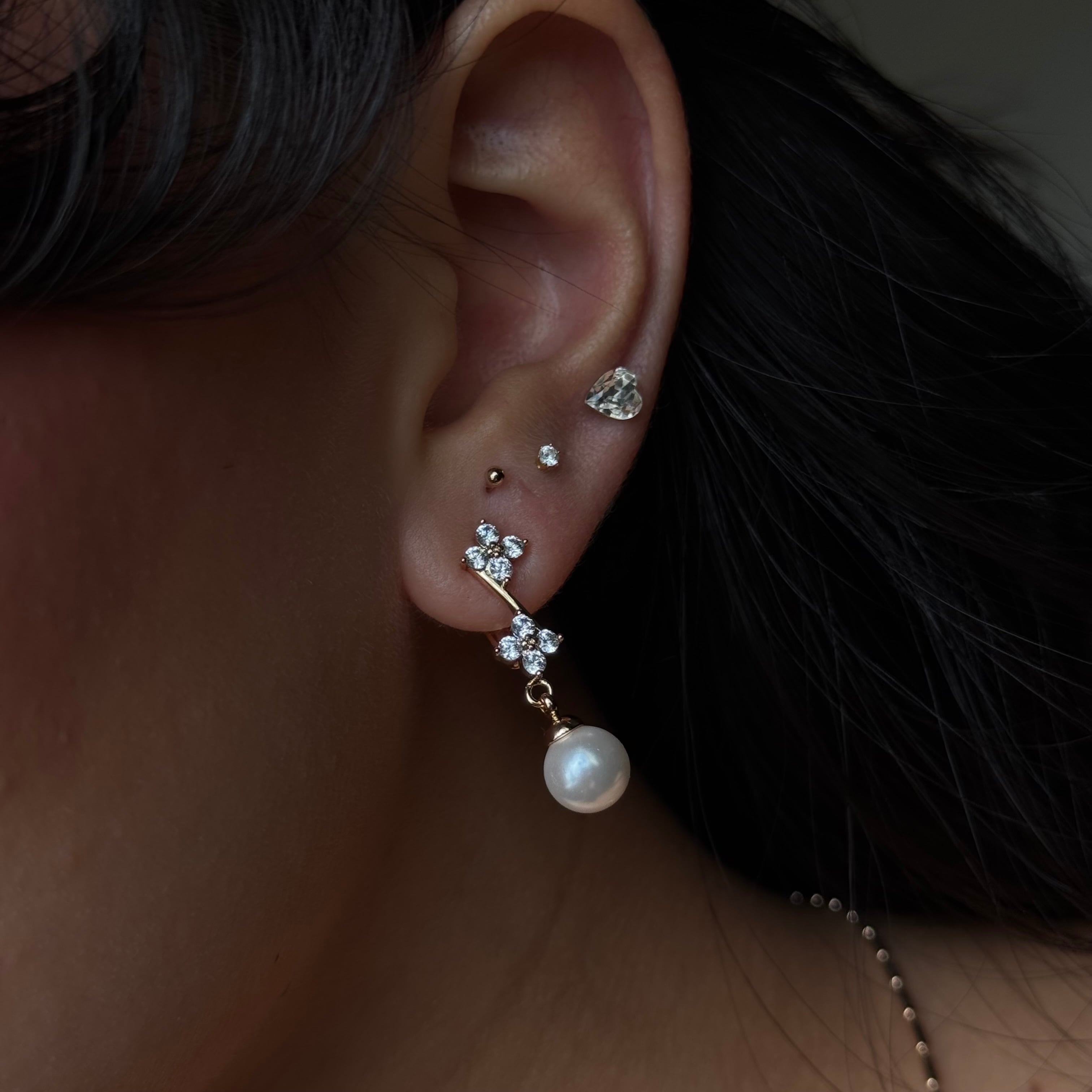 【更に更に値下げ❗️】K18ポスト&キャッチのイミテーションパールピアス K18 ダイヤモンド パールキャッチ ピアス - 【FM FUJI・SHOP