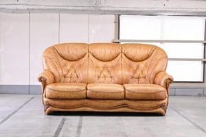 英国スタイル トリプルソファ 3人掛け 本革 キャメル リビング 団欒 重厚感 高級感 ハイバック アームソファ カントリー 3p【中古家具/中古インテリア/USED家具ユーズド家具/リサイクル】