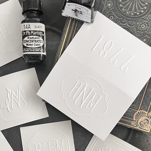 エンボステンプレート（なぞるだけで文字が浮き上がる新ツール）