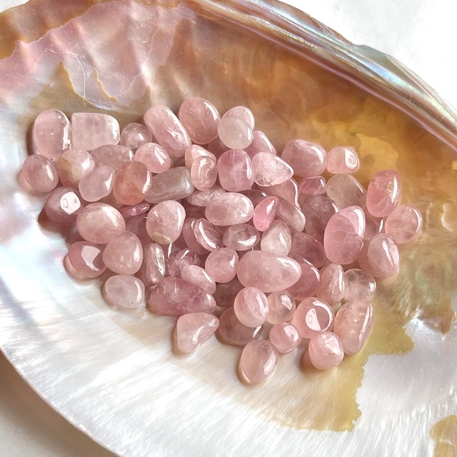 【美石】ディープローズクォーツ　さざれ石　50ｇ