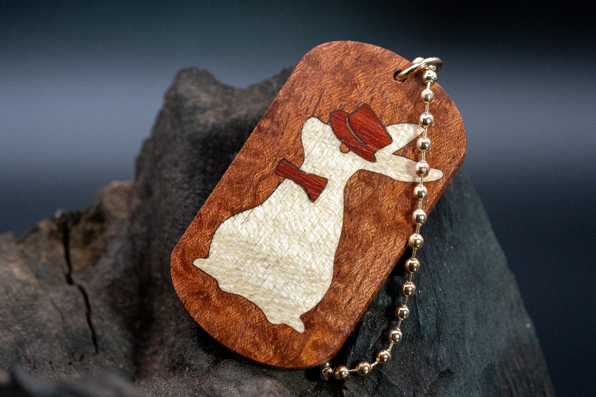 【アフリカの神宿る木】ブビンガ ドッグタグ 象嵌 三月ウサギ