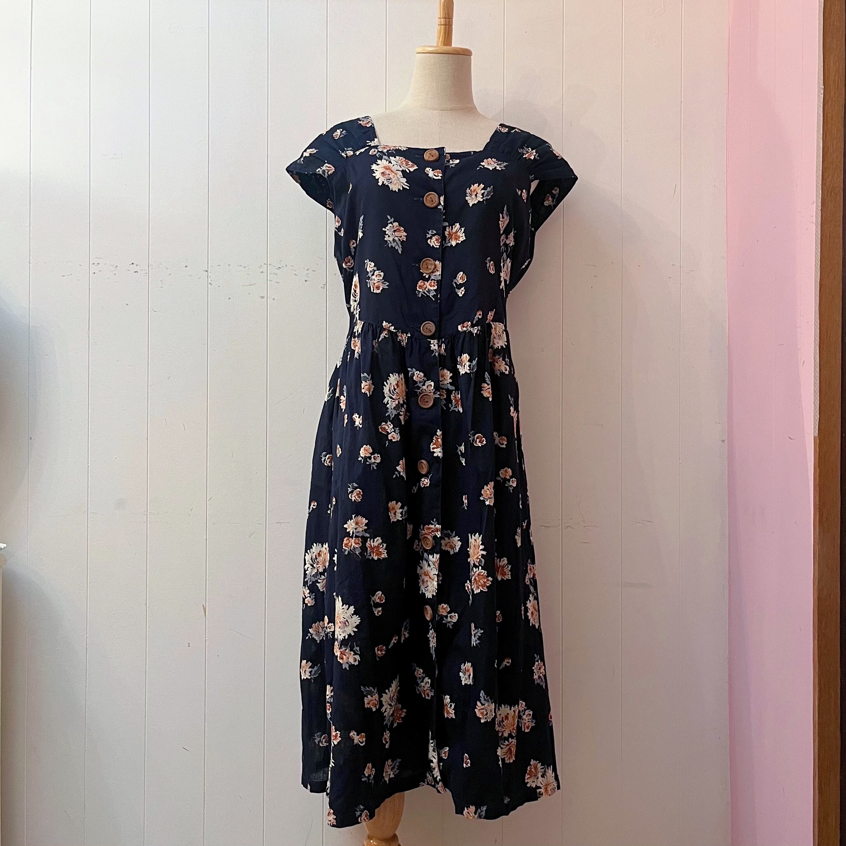 wood button flower jumper skirt