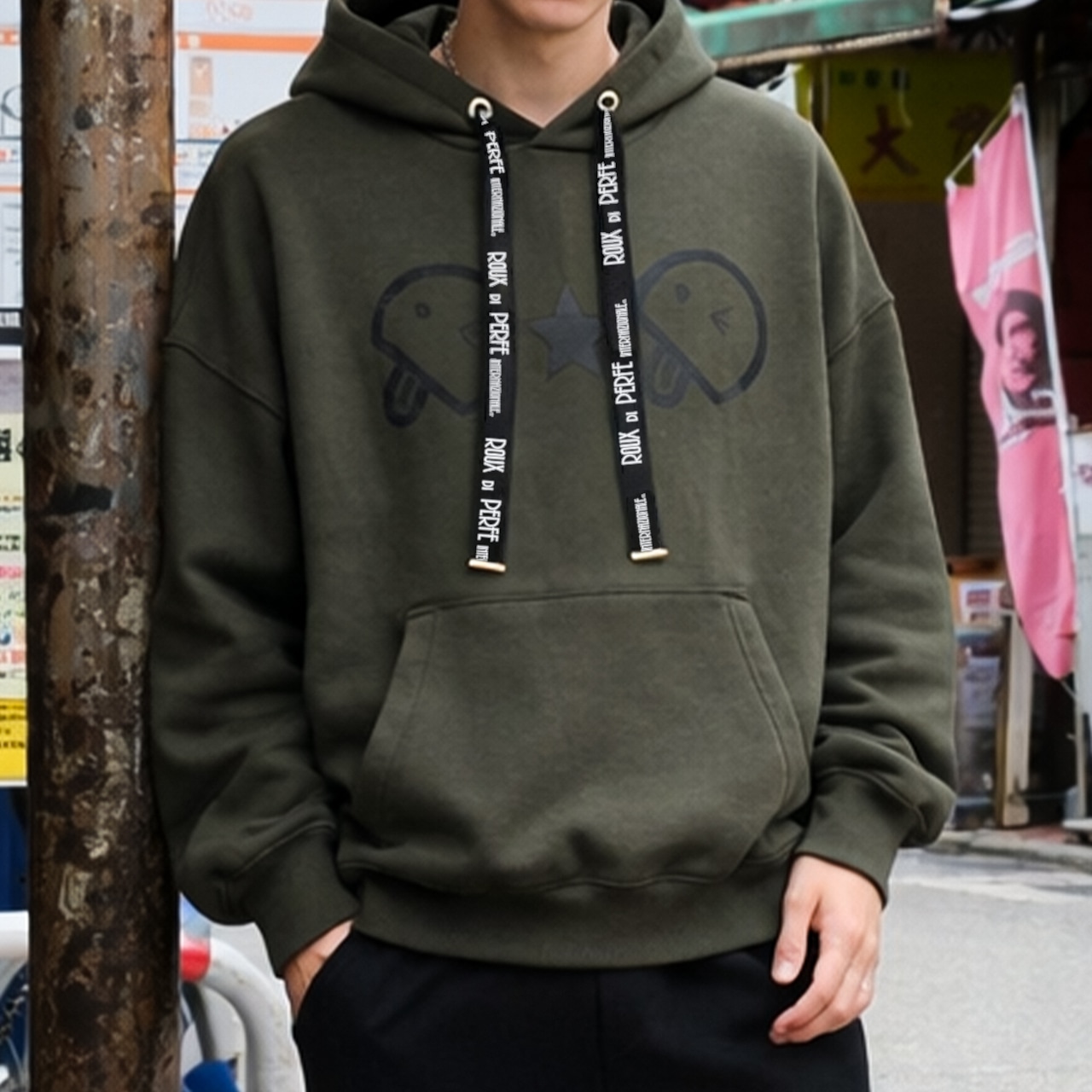 ロゴ紐ベーマークパーカー