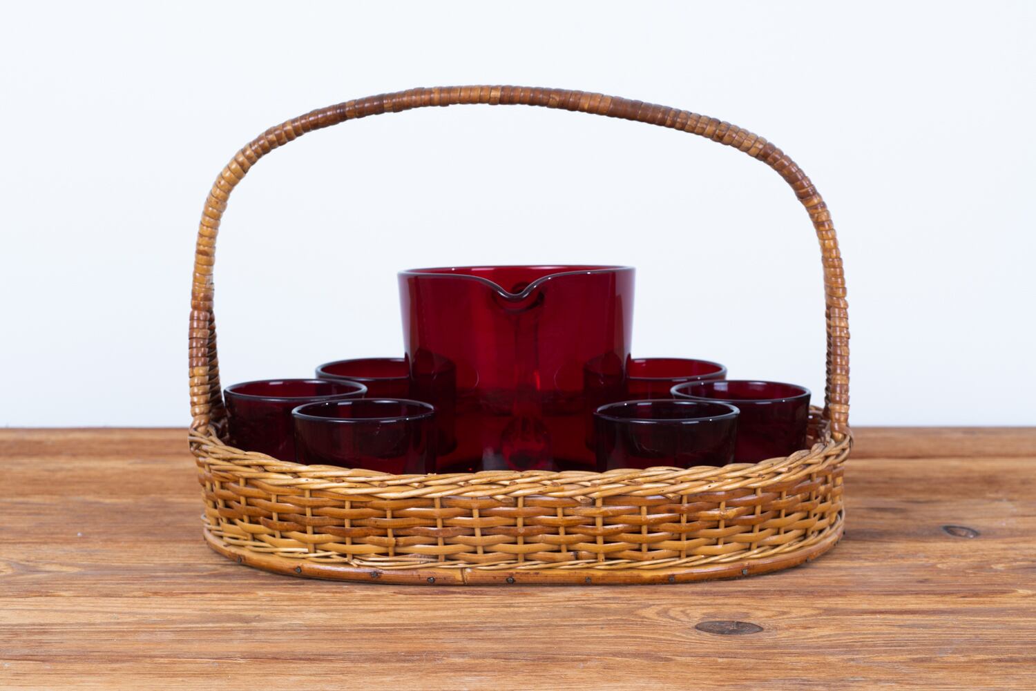 Kaj Franck | Juice Set in Basket (Ruby Red) | kaikki gallery