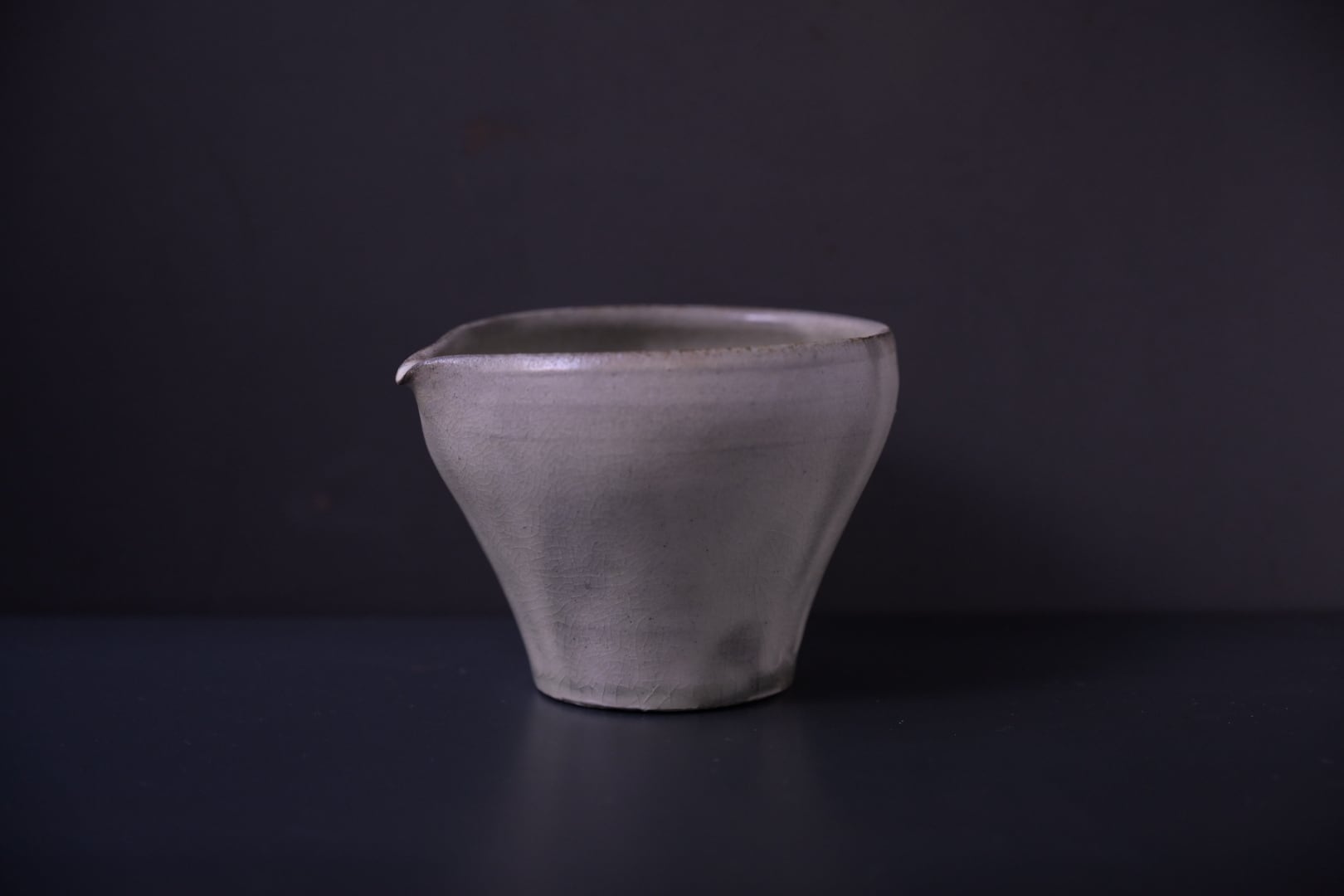 荒賀文成 灰粉引片口