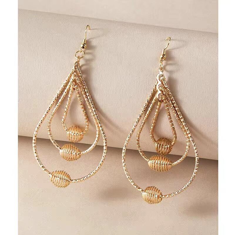 3連ドロップピアス