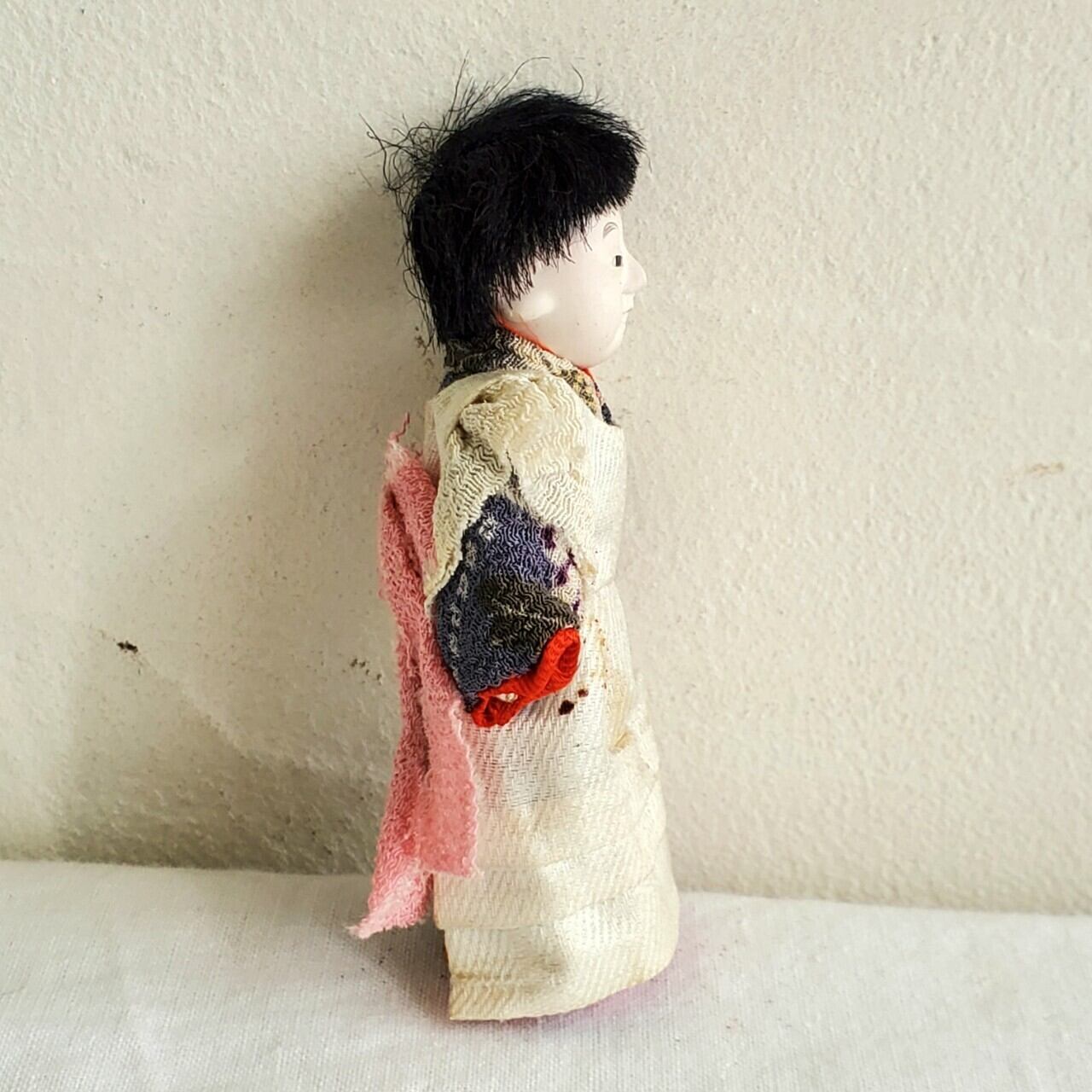 磁器人形 エプロン姿の女の子 | アンティーク雑貨・家具・骨董品