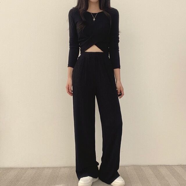 【予約販売】セットアップ レディース スウェット 長袖 ブラック ベージュ リブ ハイウエスト ショート丈 美ライン 体型カバー こなれ感 大人可愛い 楽ちん 旅行 韓国 春 夏 秋 トレンド フリー