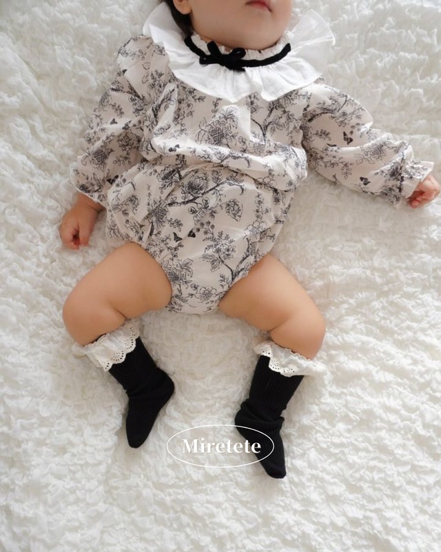 【取寄】大人可愛く決まるモノトーンガーリーな花柄セットアップ