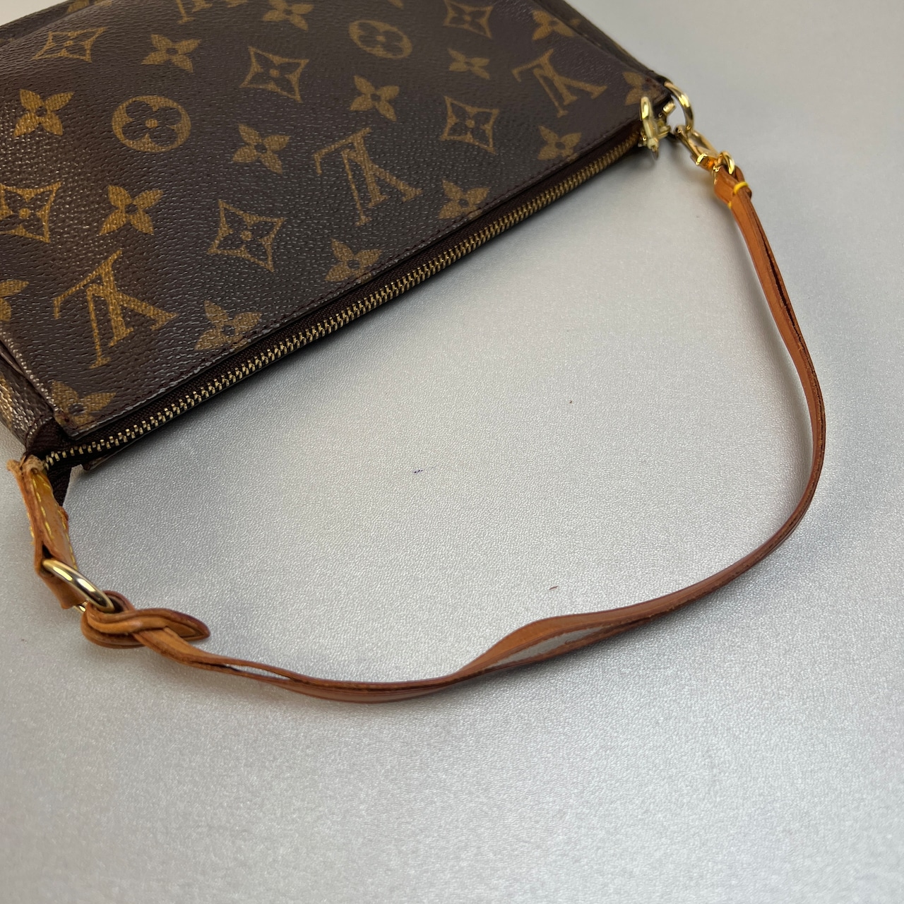 LOUIS VUITTON ルイヴィトン アクセソワール  レザー ハンドバッグ ブラウン A-12520