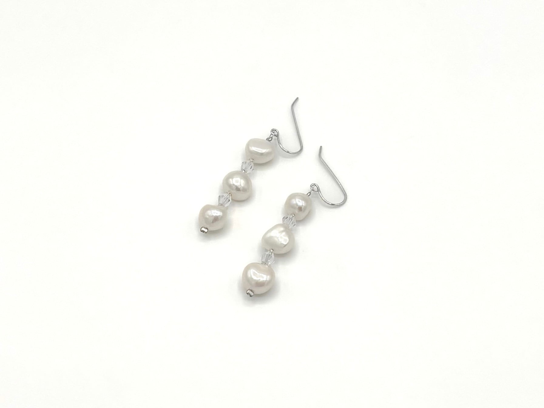 淡水パール 3 連ぶら下がりピアス | 株式会社SAMURAI PEARL