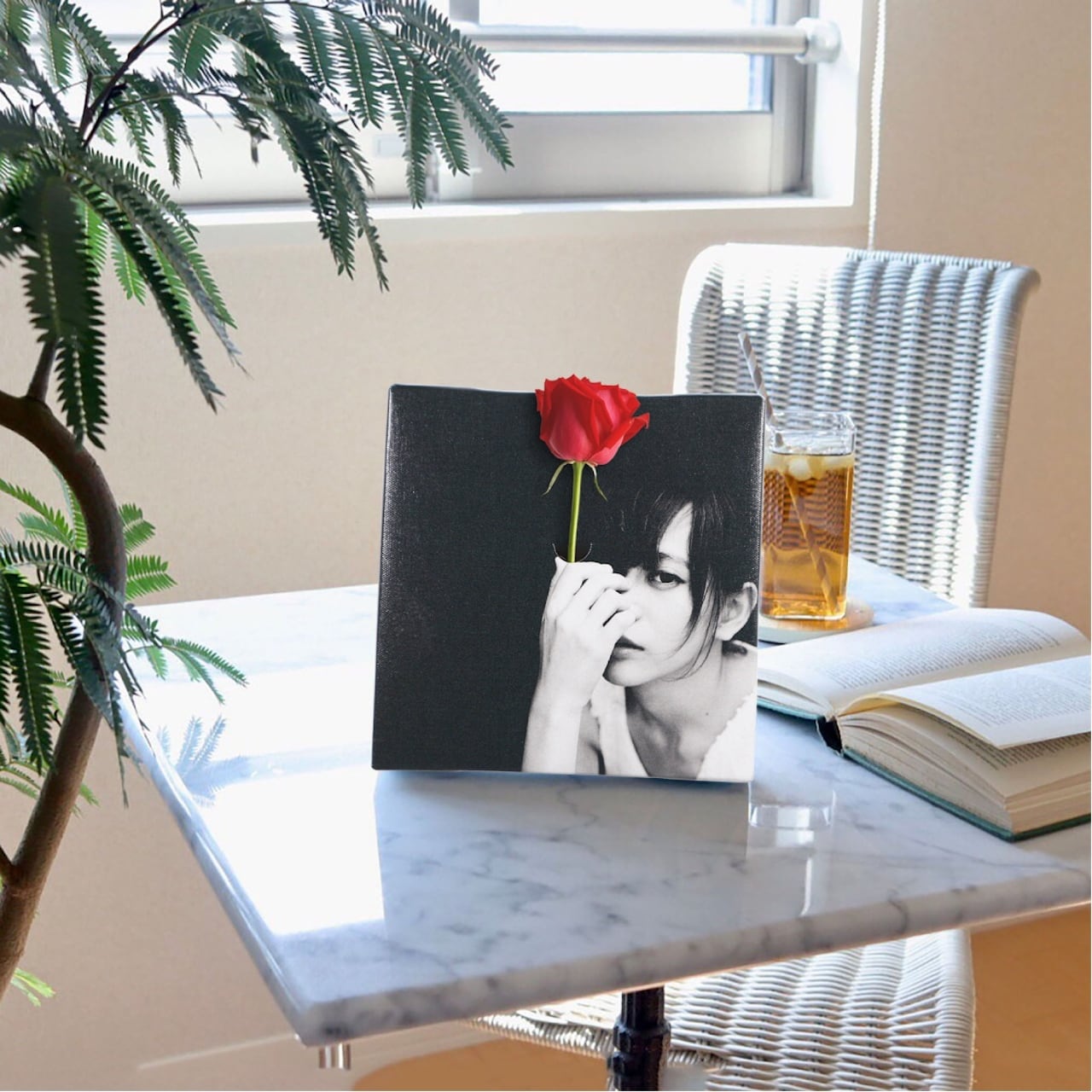 アートパネル キャンバスアート モデル モノクロ 一輪挿し IKEBANA IKE