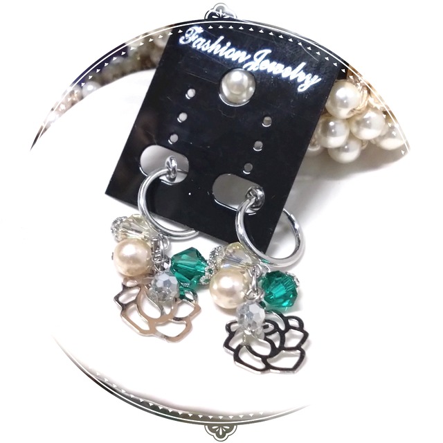 【イヤリング】薔薇は隠れる