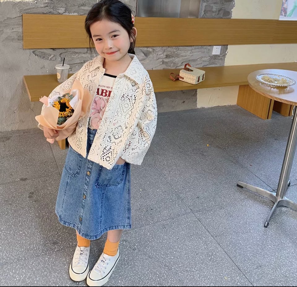 レースシャツ……海外子供服 プチプラ 女の子 ホワイト